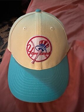 New York Yankees Two-Tone Baseball Cap - Yellow & Teal New Era 7 3/8’s